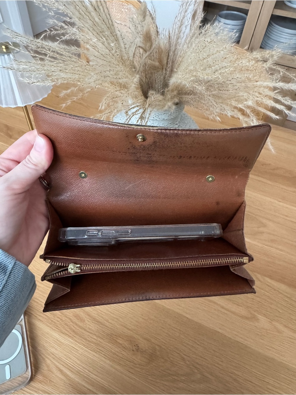 ✅AUTHENTIC✅LOUIS VUITTON WALLET ON A CHAIN - Picture 13 of 15